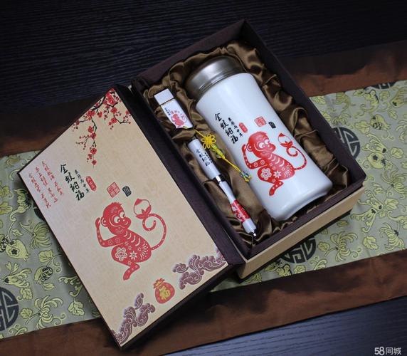 重庆礼品公司电话,重庆礼品公司电话号码,重庆适合赠送外地客人的商务会议礼品纪念品有些什么?