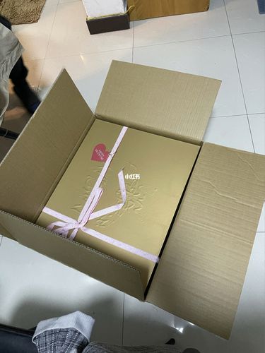 男生在公司拆开礼物,男生在公司拆开礼物怎么办,从快递公司寄个包装好的礼品,需要拆开礼品盒检查吗?