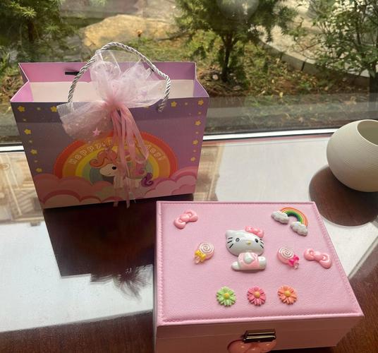 女孩子喜欢收什么生日礼物,女孩子一般喜欢收到什么礼物