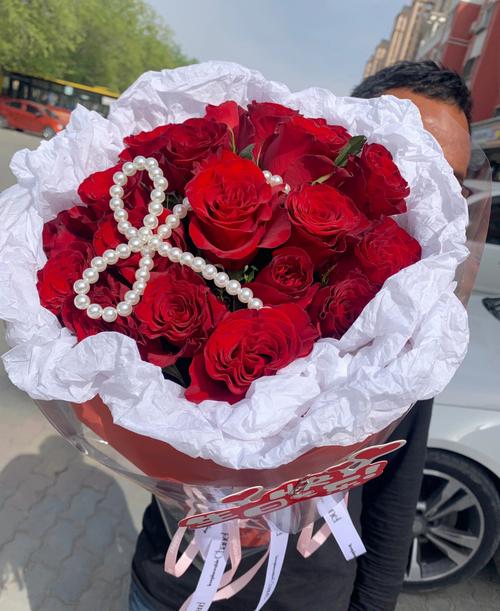 红闺蜜送什么生日礼物,送闺蜜红玫瑰寓意什么