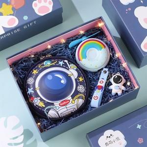 生日礼物给小孩子怎么做,小孩子生日礼物送什么好