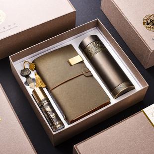 公司领导送员工礼物,公司领导送员工礼物,怎么表达领导的谢意,领导给下属礼物如何回复感谢?