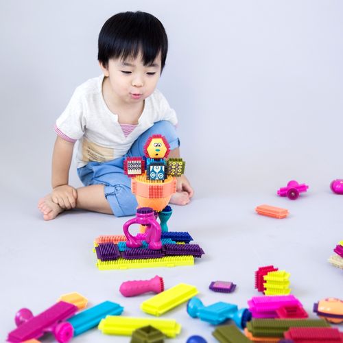 小孩子喜欢玩儿什么礼物好,小孩子喜欢玩啥玩具
