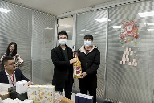 公司员工互换礼物,公司员工互换礼物送什么比较有意义,团建活动互换礼物环节寓意?