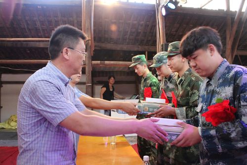 孩子当兵送点什么礼物好,孩子当兵送什么数字红包一好