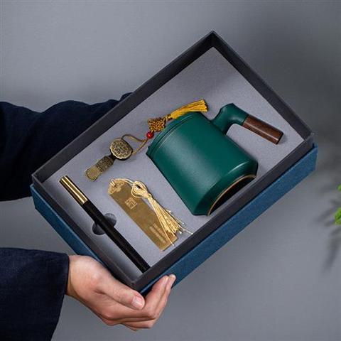 送公司走心礼物,公司礼品送什么好,十款最受欢迎的走心礼物高档?