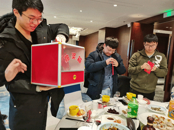 公司礼品帮同事领,,办公室同事给老家特产要不要?