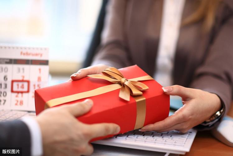 微信上礼品公司,礼品公司微信群,在公司里给领导送礼合适吗?