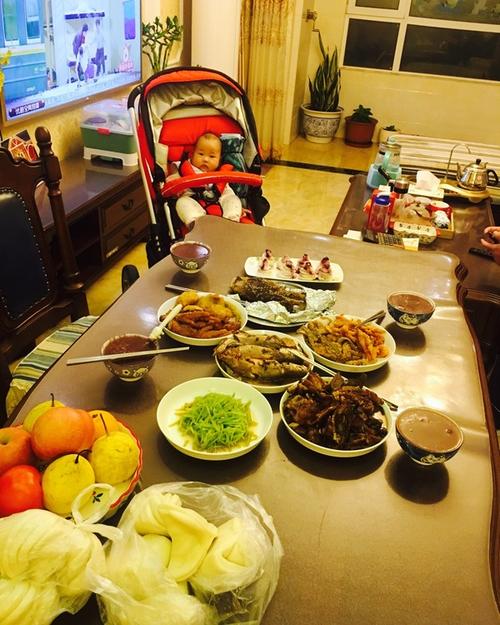 家庭聚餐送孩子什么礼物,家庭聚餐孩子应该做说什么