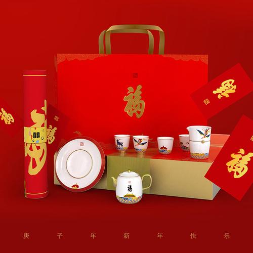 公司过年礼品定制字,,卖礼品的朋友圈文案?