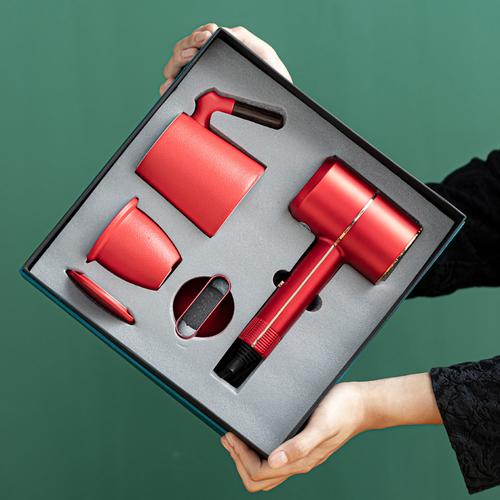 公司给员工买的礼品，公司给员工买的礼品怎么入账，奖励员工送什么样的礼品更合适？