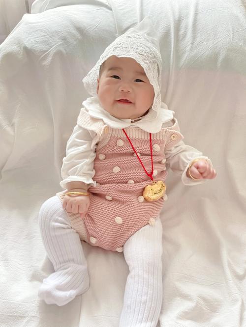 小孩子白日送什么东西,孩子过白日如何计算