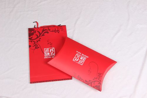 春节礼品公司标志,春节礼品公司标志图片,什么东西既实惠又实用,还能印LOGO,以公司的名义送给员工生日礼物?
