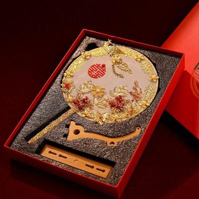 关于礼品定制的公司名字,关于礼品定制的公司名字大全,可以给新婚夫妇送什么礼物?