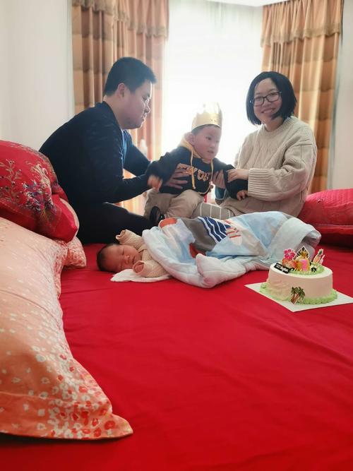 哥哥孩子满月送什么好，哥哥孩子满月送什么好呢