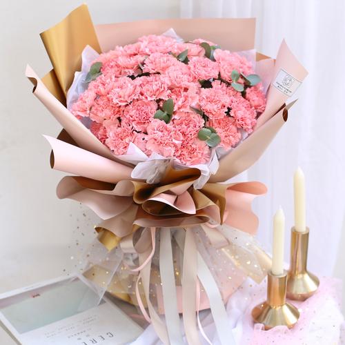 三八节公司的礼品,三八节公司的礼品和闺蜜的康乃馨怎么写,三八节创意礼物?