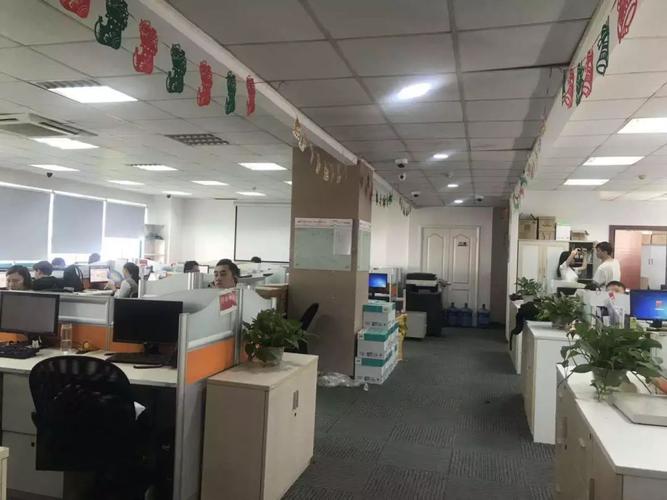 上海礼品公司最新招聘,,来上海买什么礼物给家人?