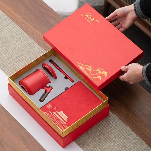 元旦节公司发什么礼品，什么节日公司发礼品
