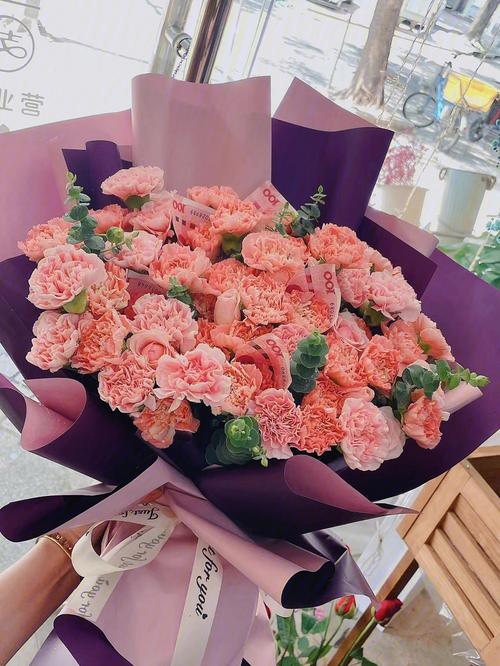 孩子送母亲什么花好,孩子给母亲送花