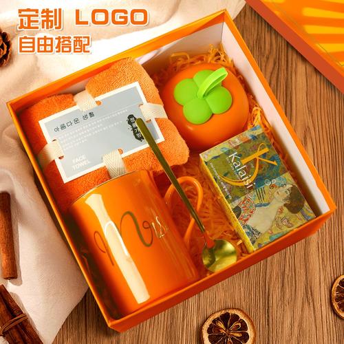 公司员工生日送礼物,员工生日送礼物好还是生日宴好呢,上司送我生日礼物正常吗?