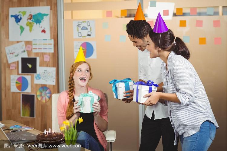 代替公司给同事买生日礼物,,代送东西的业务叫什么?