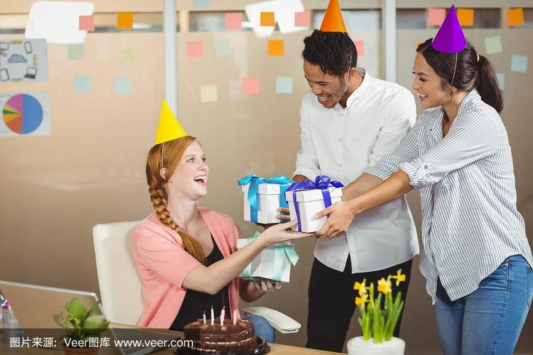 代替公司给同事买生日礼物,,代送东西的业务叫什么?