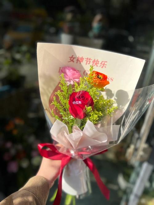 公司男送38妇女节礼物,,男朋友三八妇女节送礼物走心文案?