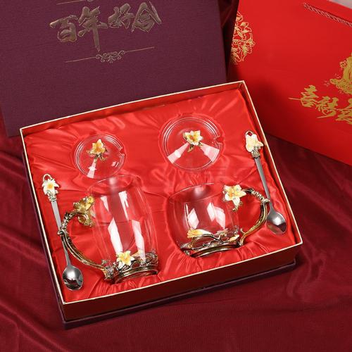 新婚公司送什么礼物好,新婚送什么礼物好呢男生