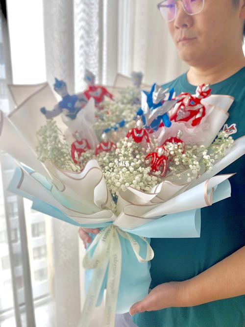 男孩子满月送什么,男孩子满月送什么花