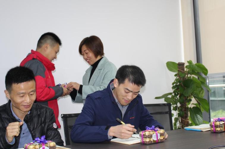 郑州城院你我他礼品公司，，郑州中牟包装厂怎么样？