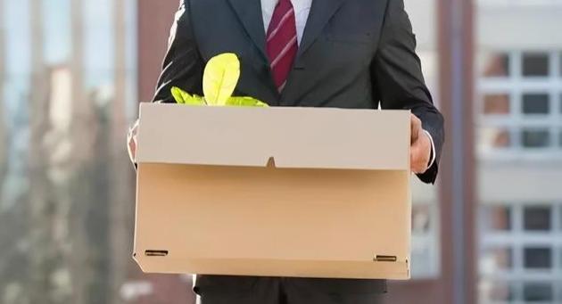 去公司办离职需要带礼物吗,,自己离职礼物排行榜前十名?