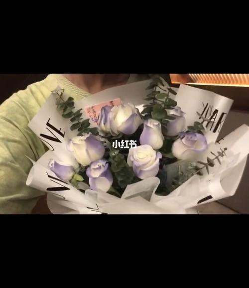 送闺蜜花花,送闺蜜花花简短祝福语,形容收到闺蜜送的花儿的文案?