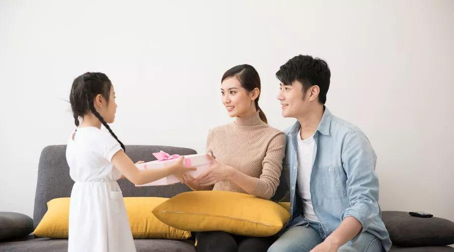 别人生孩子送什么好,别人家生孩子送什么