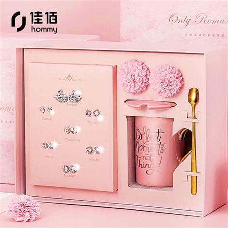 送闺蜜节日,送闺蜜节日礼物,闺蜜一起过节的朋友圈句子?