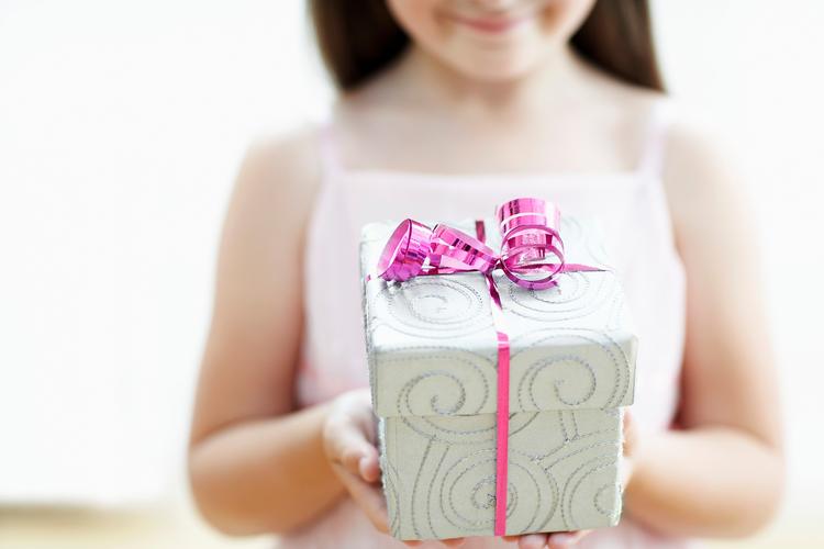 可以送小孩子什么礼物,可以送小孩子什么礼物给妈妈