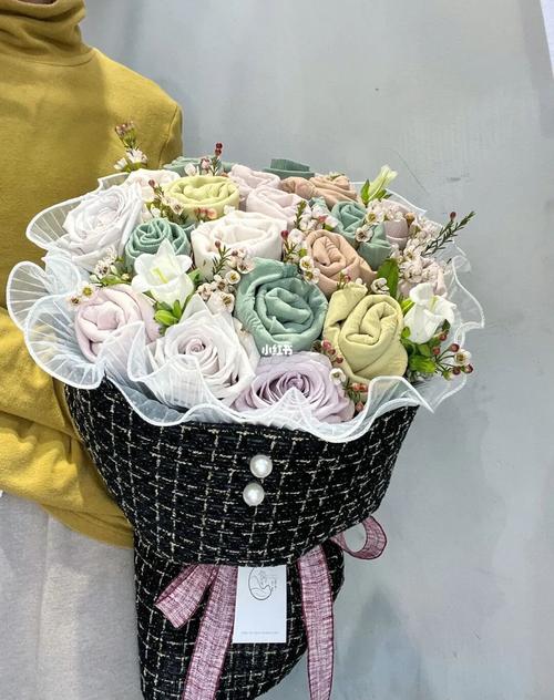 闺蜜生日送什么颜色的内衣,生日送闺蜜什么花比较好