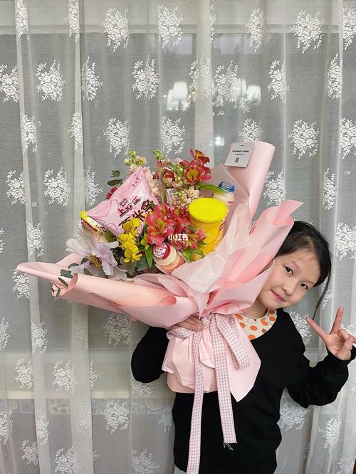 小孩子3周岁过生日送什么，小孩子过生日送什么花
