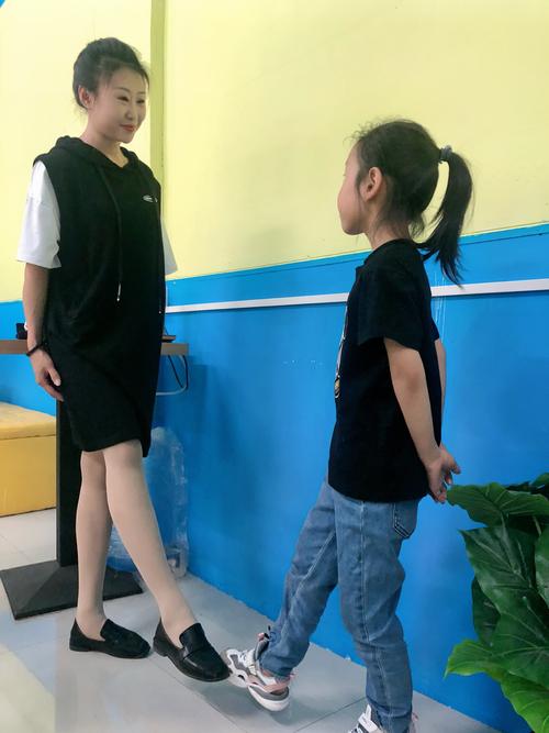 小孩子见面礼怎么给,小孩子见面礼多少合适