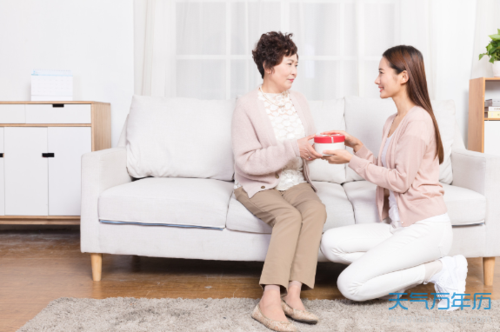 婆婆带孩子很辛苦送什么礼物,婆婆带孩子很辛苦送什么礼物比较好
