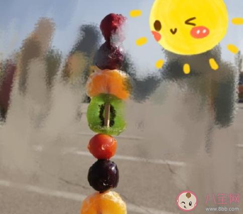 冬天送闺蜜吃的,,冬天和闺蜜吃糖葫芦的文案?