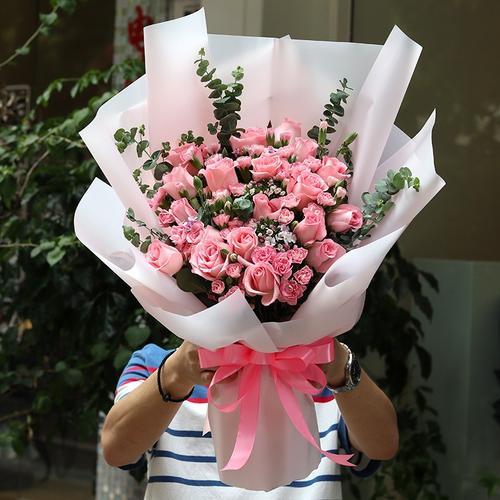送闺蜜花的寓意,送闺蜜花的寓意是什么,送给闺蜜应该送什么花?