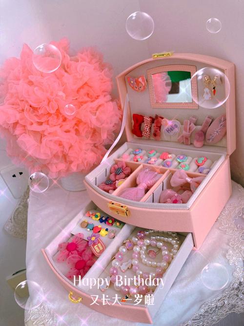 送小女孩子什么生日礼物好,送小女生什么生日礼物