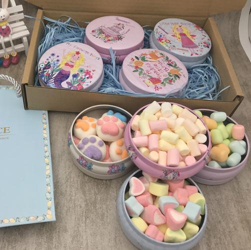闺蜜聚会给买什么礼物好,闺蜜聚会买哪些零食呢