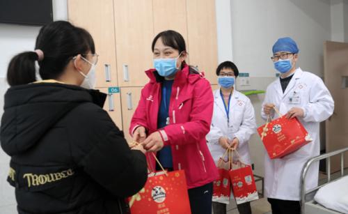 闺蜜住院送礼物,,朋友生病住院该送什么?