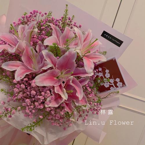 闺蜜考上研究生礼物,,闺蜜升学宴送百合和满天星可以吗?