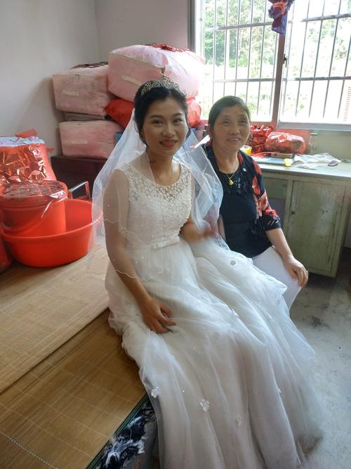 堂妹生孩子买什么礼物，堂妹生的孩子叫我什么