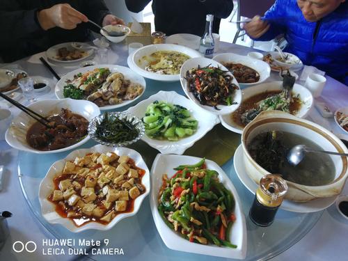 公司聚餐准备什么小礼品,孩子聚餐时准备什么菜