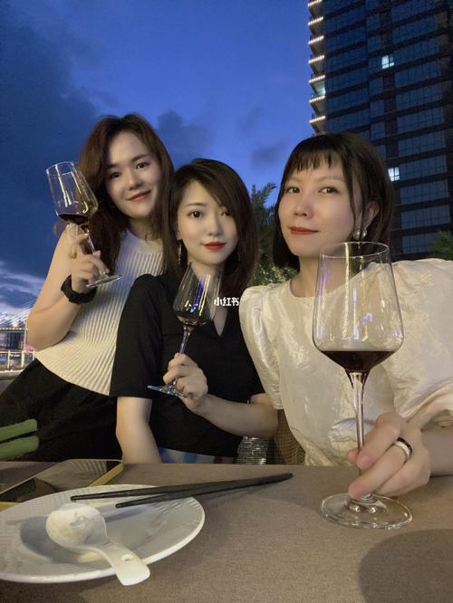 闺蜜结婚送红酒合适吗,,闺蜜送红酒朋友圈最佳文案?