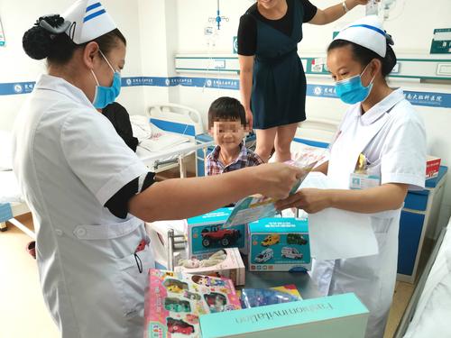 孩子住院送什么好,孩子住院送什么好呢