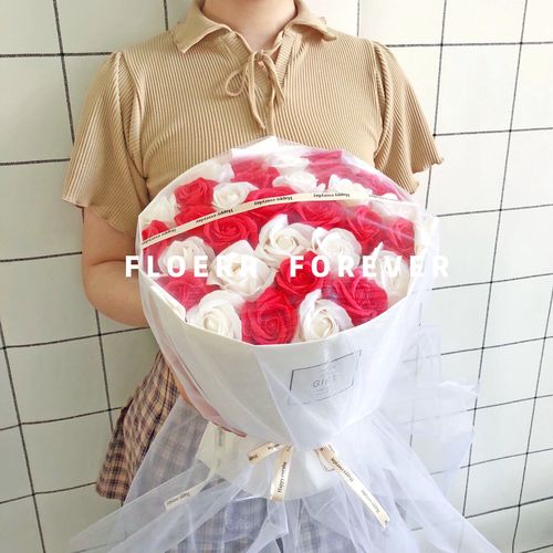 送已婚女闺蜜啥礼物,,已婚人士送哪种玫瑰花?